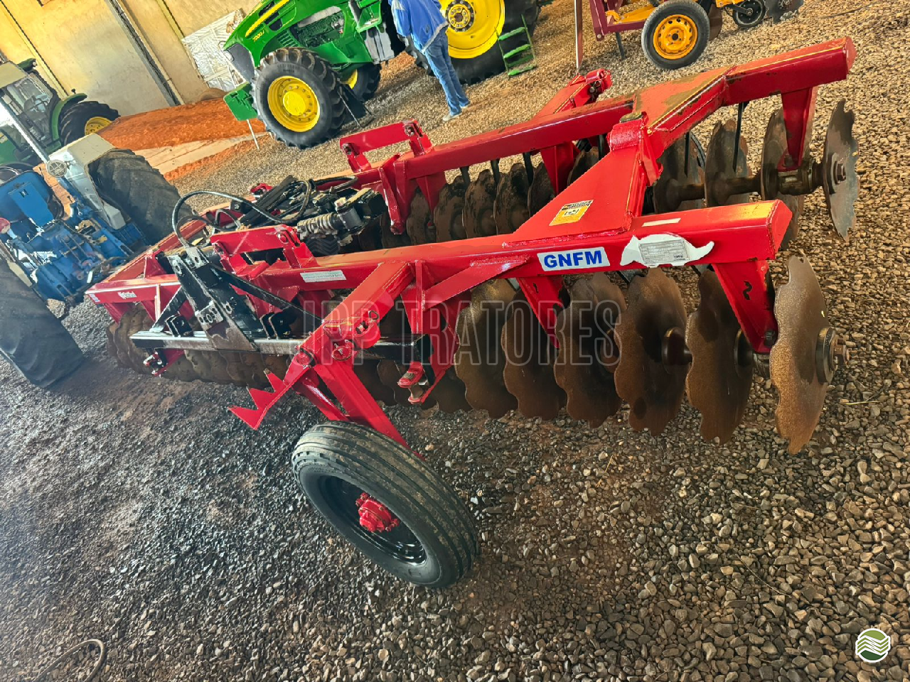 IMPLEMENTOS AGRICOLAS GRADE NIVELADORA NIVELADORA 44 DISCOS JPP Tratores MONTE ALTO SÃO PAULO SP